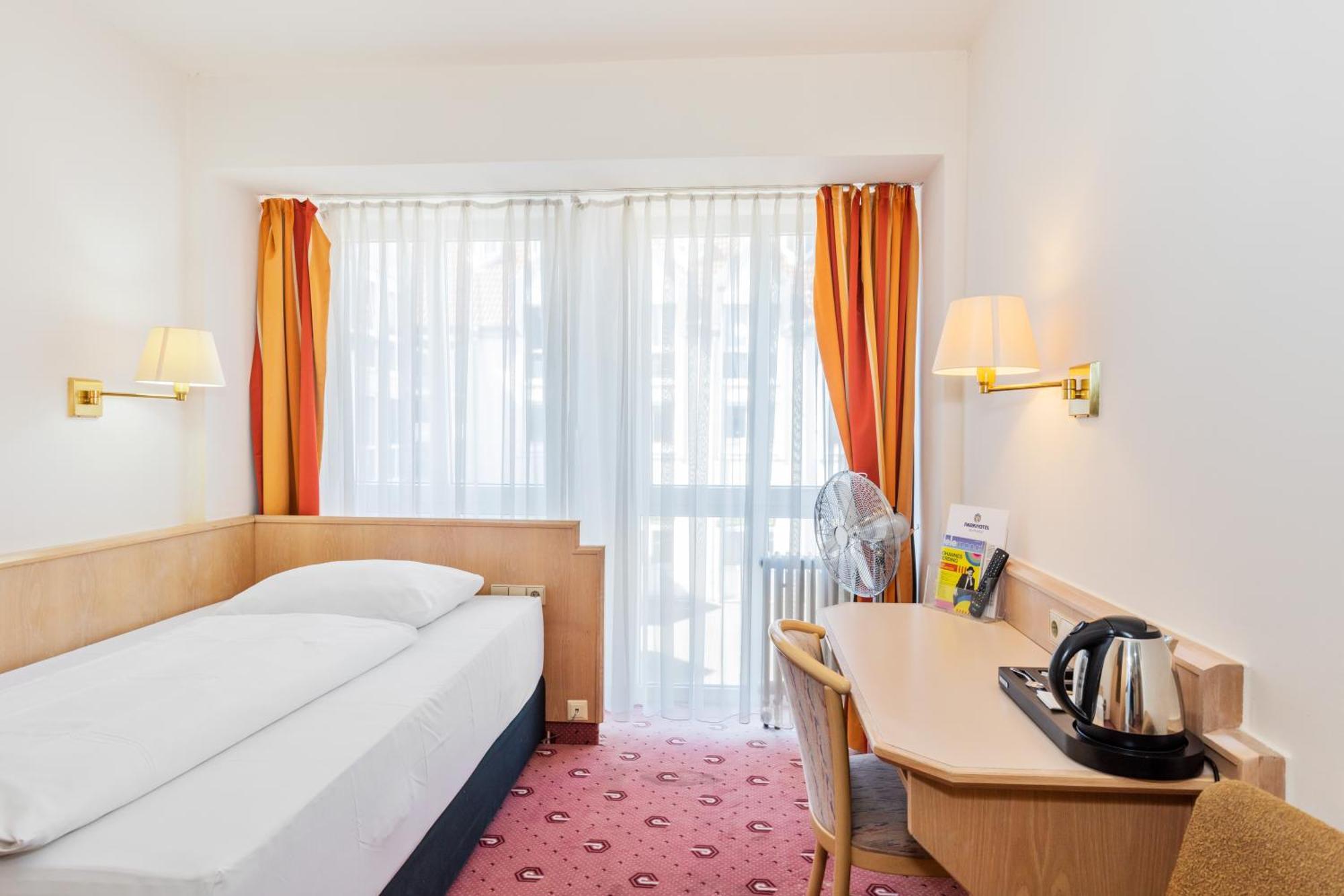 Parkhotel Frankfurt Airport Hattersheim am Main Exterior foto