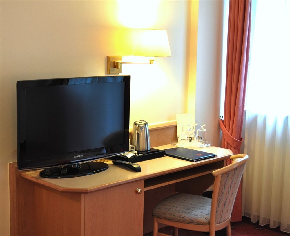 Parkhotel Frankfurt Airport Hattersheim am Main Exterior foto